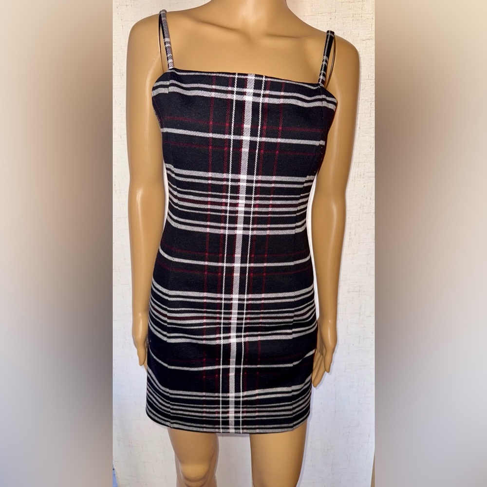 Forever 21 plaid mini dress with adjustable straps. Sz. M